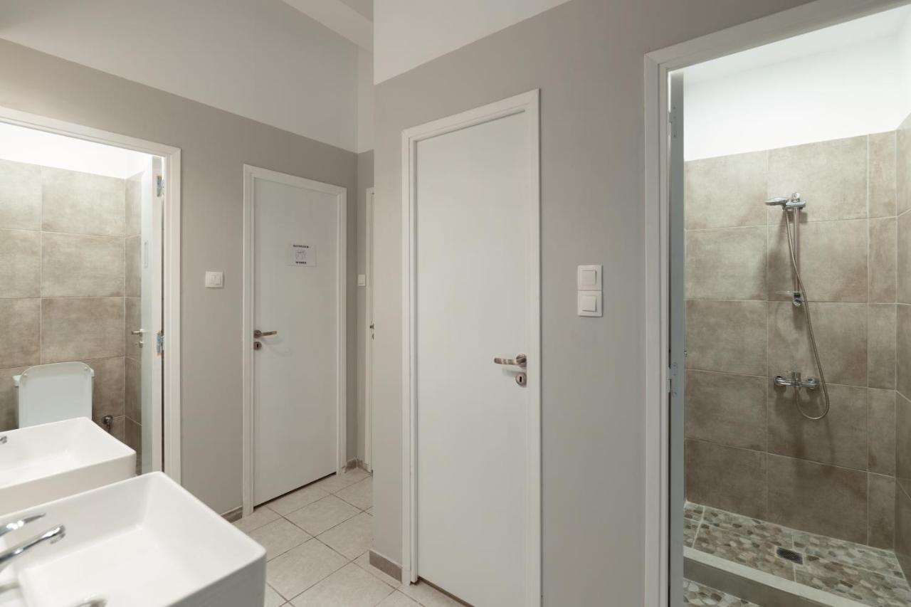 Hostelista Athena Bagian luar foto